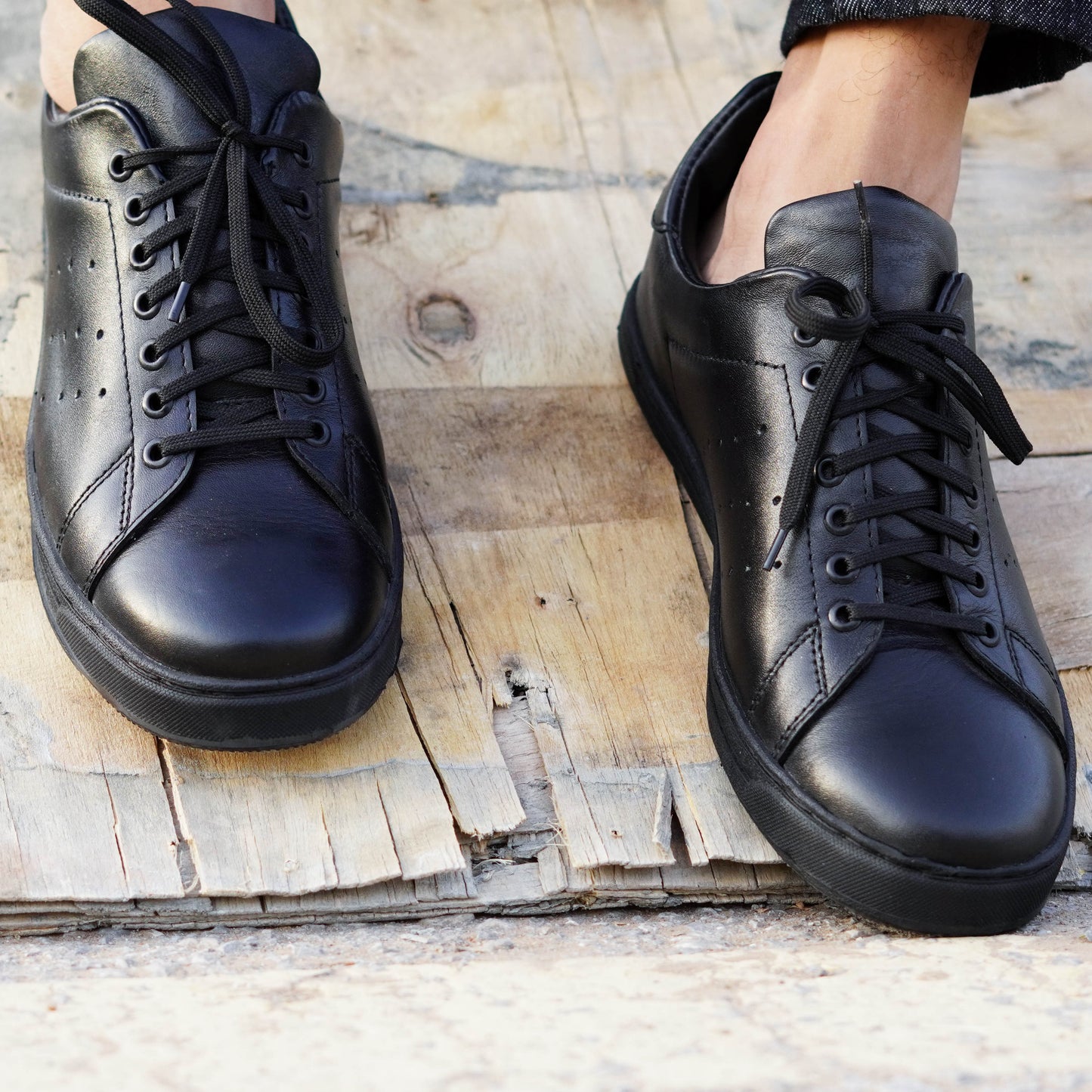 Black Leather Sneakers - Enzo