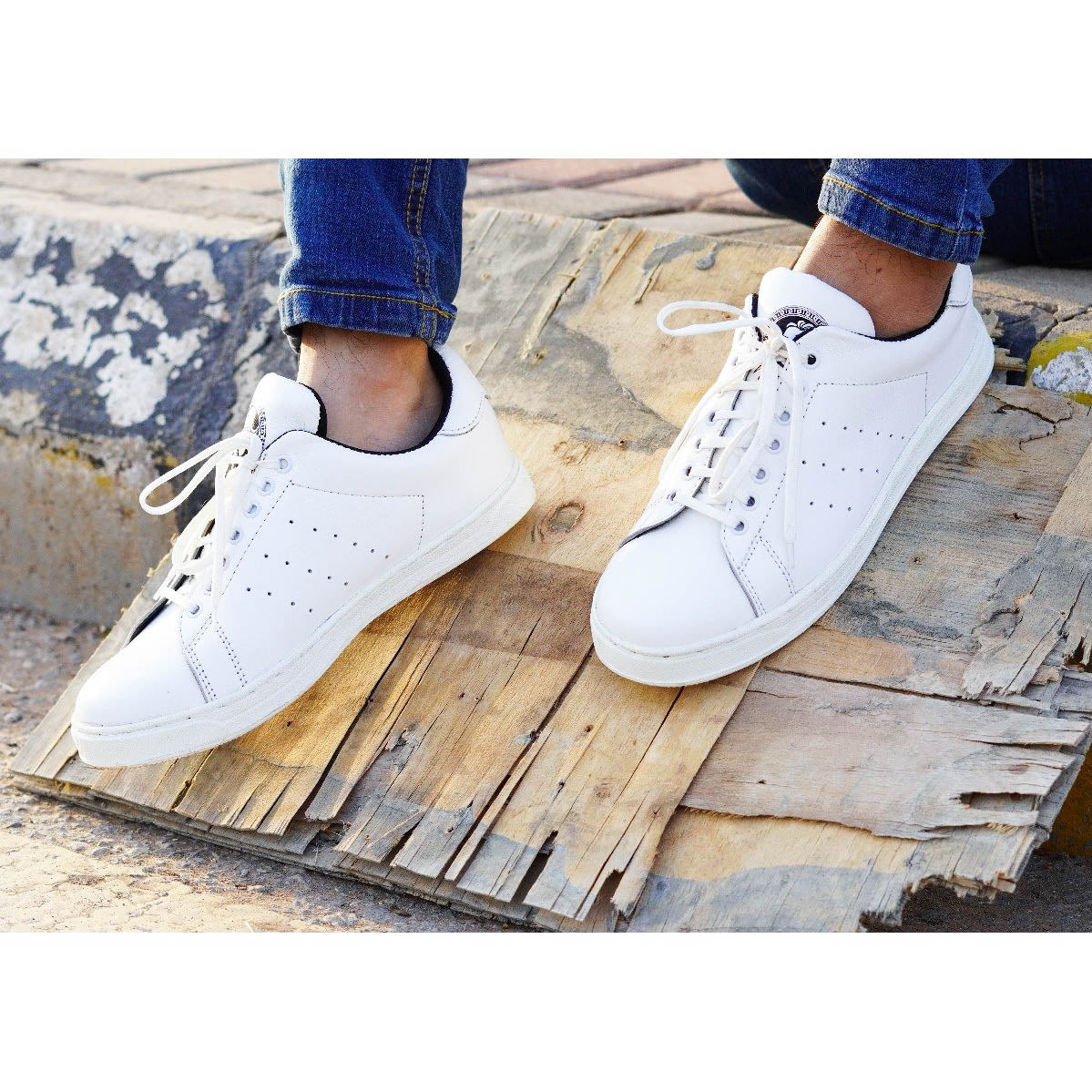 White Leather Sneakers - Monte