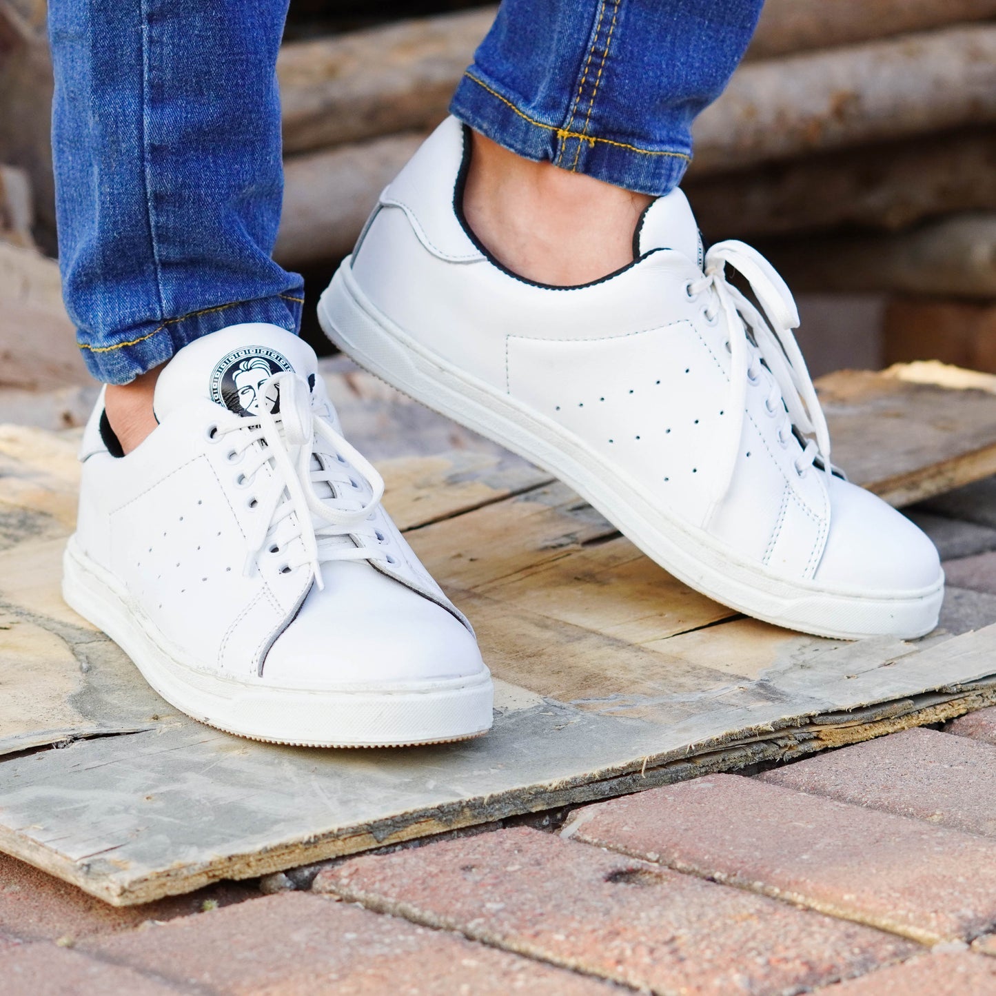 White Leather Sneakers - Monte